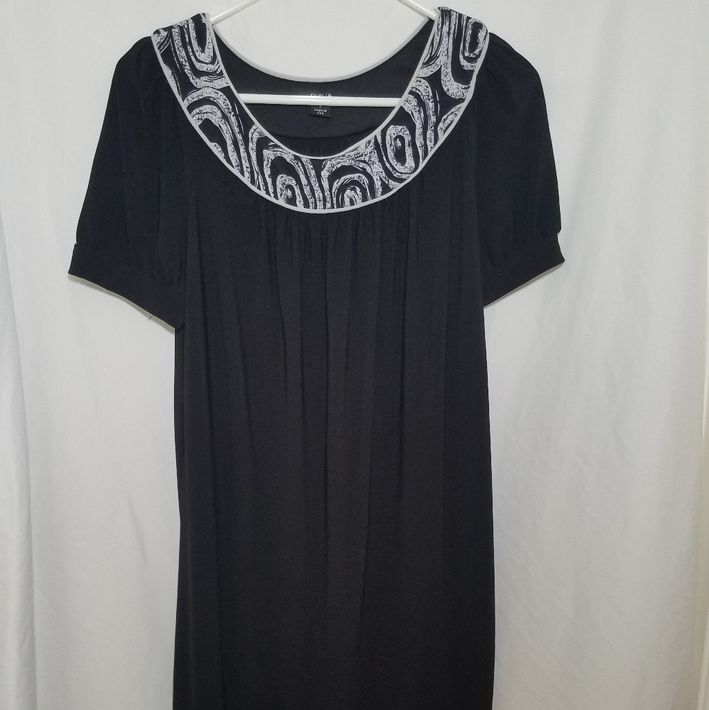 GUILA Black and White Casual/ Semi-formal Dress